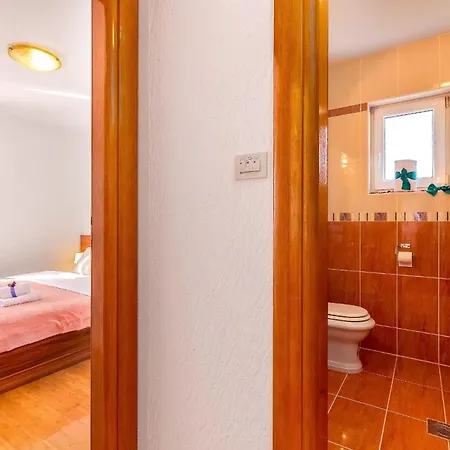 Apartment Mit Balkon Und Meerblick